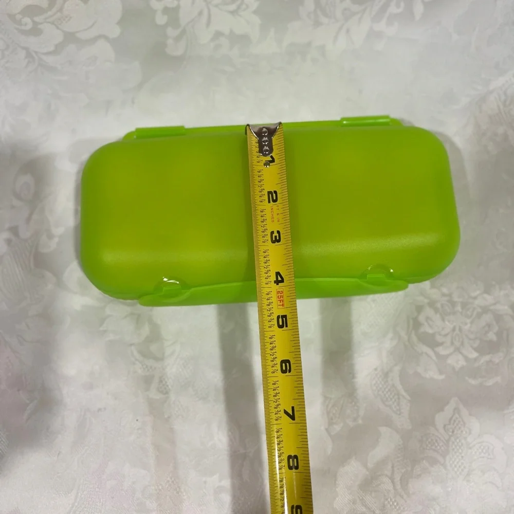 NEW (NIP) Tupperware Egg Storer Portable Case Hard-Shell Storage - Picture 9 of 10